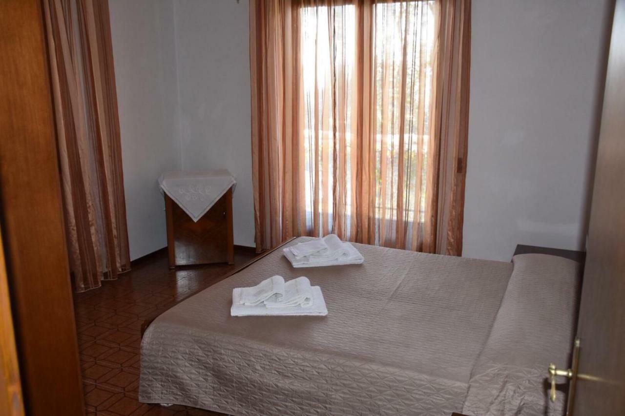 Casa Vacanze Ester Brenzone sul Garda Ngoại thất bức ảnh